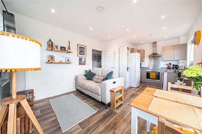 1 Bedroom Apartment For Sale In Gilbert Close, Padworth, Reading, RG7