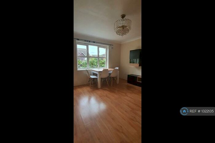 1 Bedroom Flat To Rent In Lavendar Place, Ilford, IG1