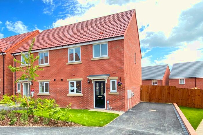 3 Bedroom Semi-Detached House To Rent In Grainbeck Rise, Killinghall, Harrogate, HG3
