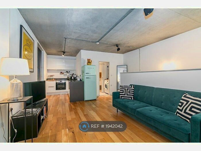 1 Bedroom Flat To Rent In Dalston Lane, London, E8