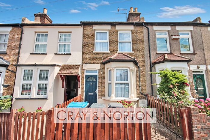 2 Bedroom Terraced House To Rent In Bynes Road, South Croydon, CR2