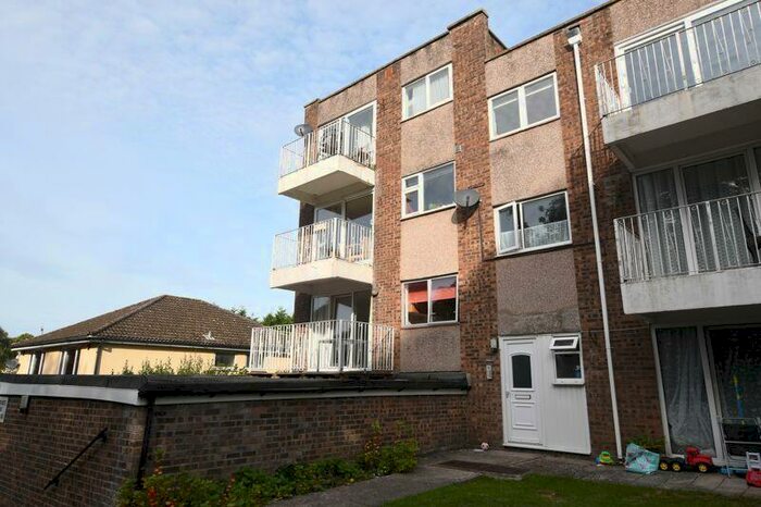 2 Bedroom Apartment To Rent In Upper Church Road, Weston-Super-Mare, BS23