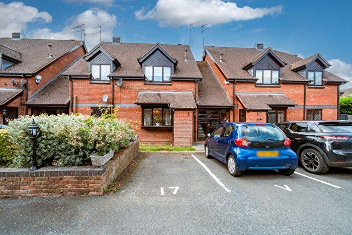 2 Bedroom Apartment For Sale In Worcester Road, Hagley, DY9