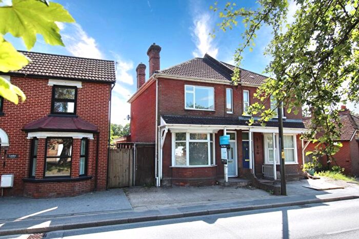 3 Bedroom Semi-Detached House For Sale In High Street, Botley, SO30