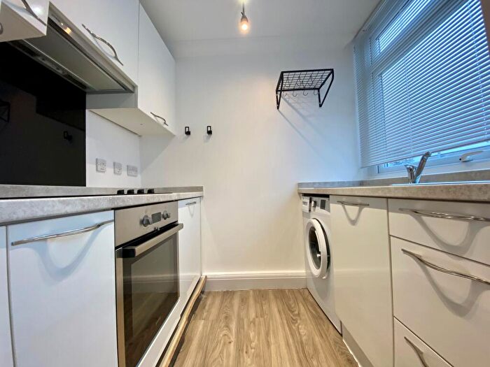 Studio To Rent In Earlham Road, NR2