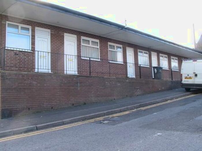 1 Bedroom Maisonette To Rent In St. Stephens Street, Oldham, OL1