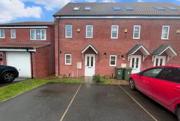 3 Bedroom House To Rent In Mirabelle Way, Harworth, Doncaster, DN11