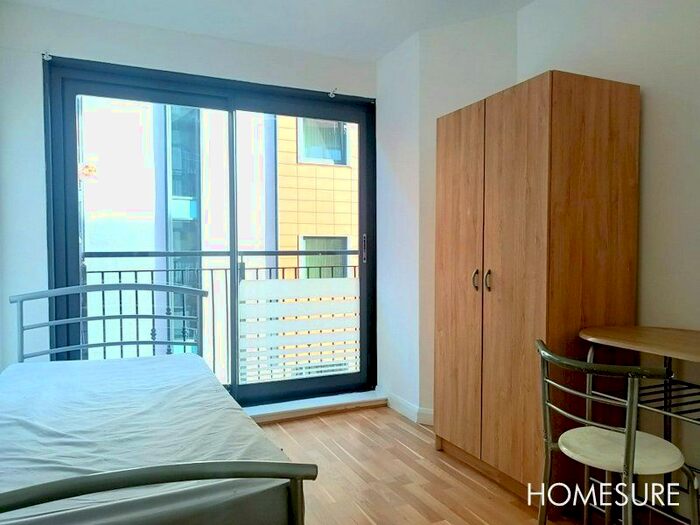 1 Bedroom Flat To Rent In First Floor Apartment, Central Gardens, Benson Street, L1