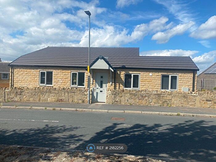 2 Bedroom Bungalow To Rent In Summer Field Grove, Huddersfield, HD8