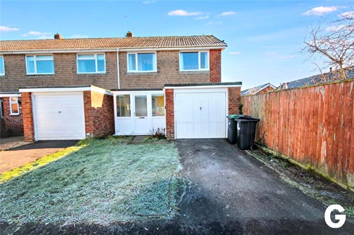 3 Bedroom End Of Terrace House For Sale In Hightown Gardens, Ringwood, Hampshire, BH24