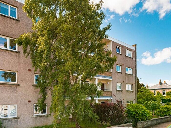 3 Bedroom Flat To Rent In Trinity Court, Trinity, Edinburgh, EH5