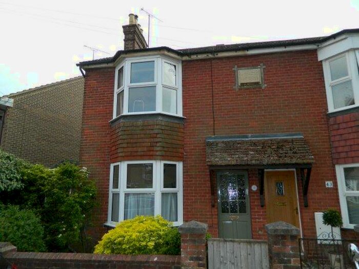 3 Bedroom House To Rent In Victory Road, Horsham, RH12