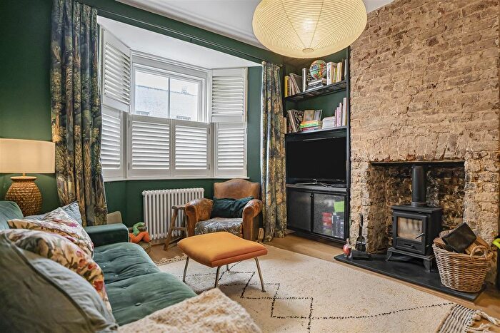 3 Bedroom Semi Detached House For Sale In Eden Road, Walthamstow, London, E17