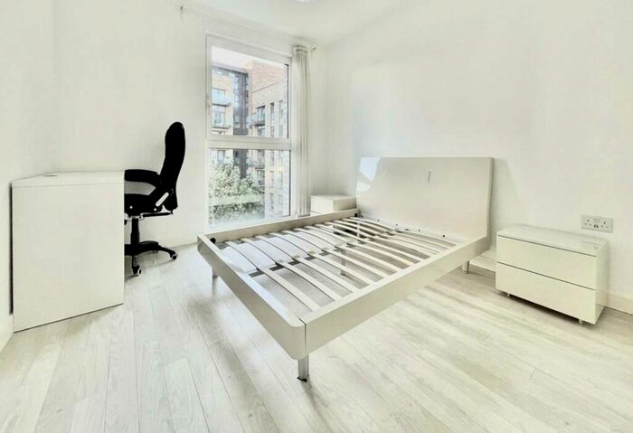 1 Bedroom Flat To Rent In Naomi Street, London, SE8