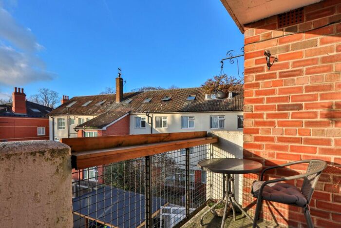 2 Bedroom Apartment For Sale In Princes Avenue, Hull, HU5