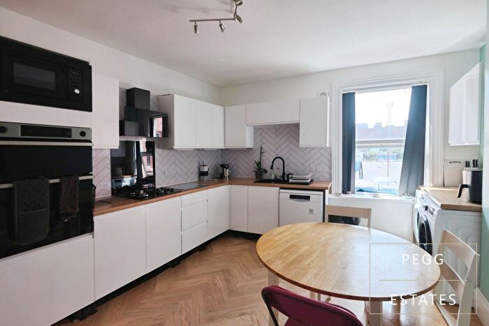 4 Bedroom Maisonette For Sale In Garfield Road, Paignton, TQ4