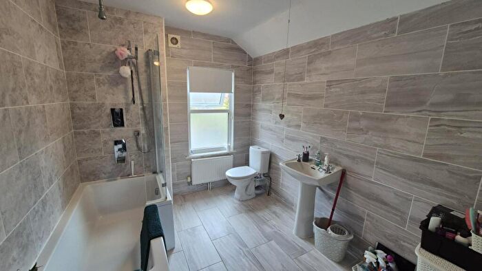 2 Bedroom Terraced House To Rent In Kirby Road, Dunstable, LU6