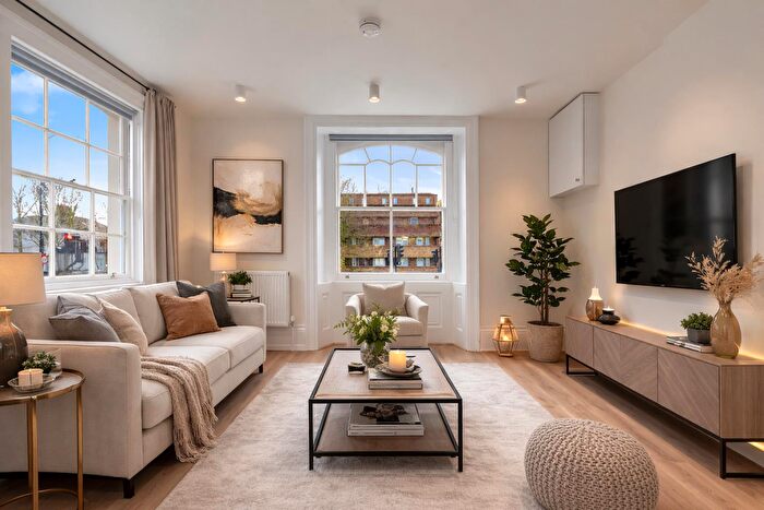 2 Bedroom Flat To Rent In New Cross Road, SE14