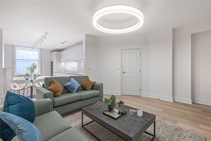 2 Bedroom Flat To Rent In Devonshire Street, Marylebone, London, W1G