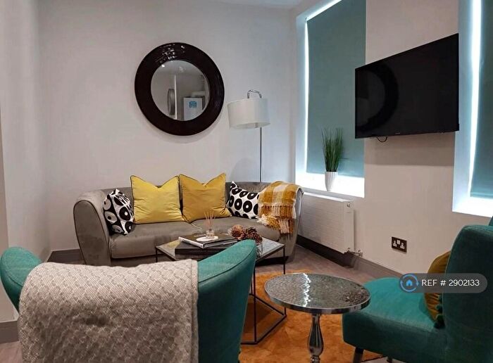 2 Bedroom Flat To Rent In Central Road, Stanford-Le-Hope, SS17