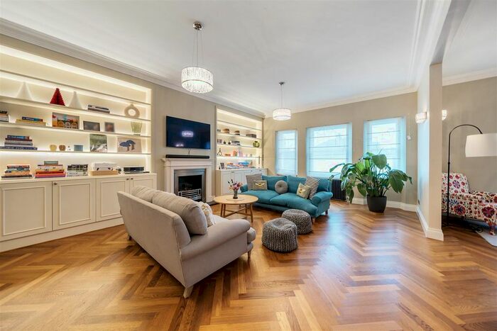 4 Bedroom Flat To Rent In Belsize Park, London, NW3