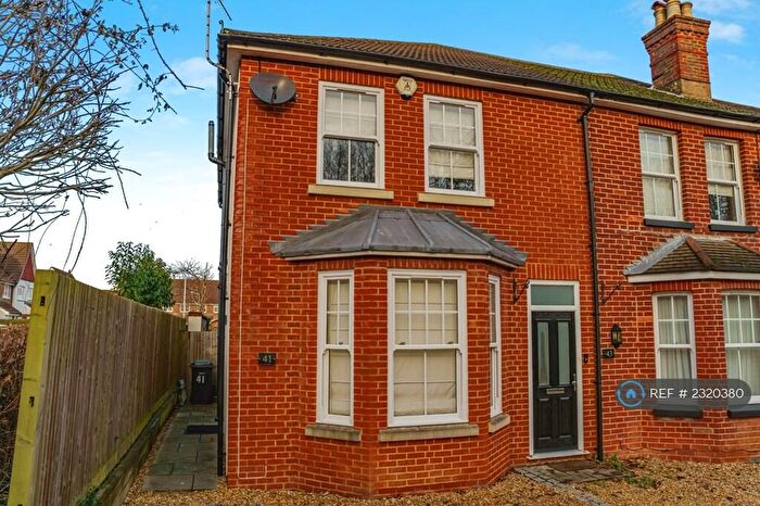 2 Bedroom End Of Terrace House To Rent In Povey Cross Road, Horley, RH6