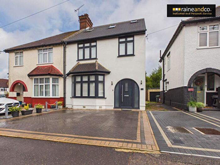 4 Bedroom Semi-Detached House For Sale In Hill Crest, Potters Bar, EN6