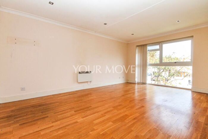 2 Bedroom Flat To Rent In Royle Close, Romford, RM2