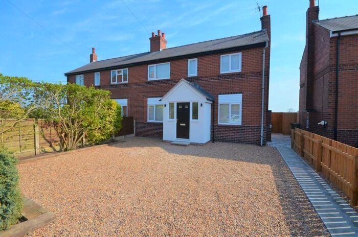 3 Bedroom Semi-Detached House To Rent In Northfield Lane, Womersley, DN6