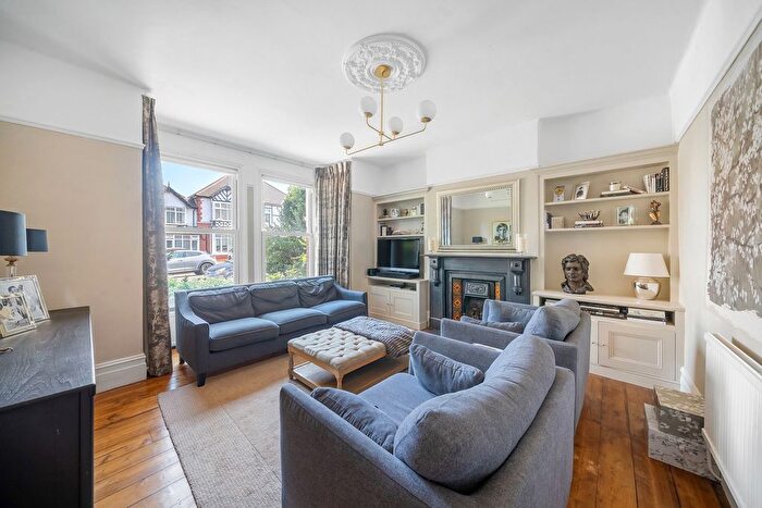 5 Bedroom Semi Detached House For Sale In Onslow Gardens, Wallington, SM6