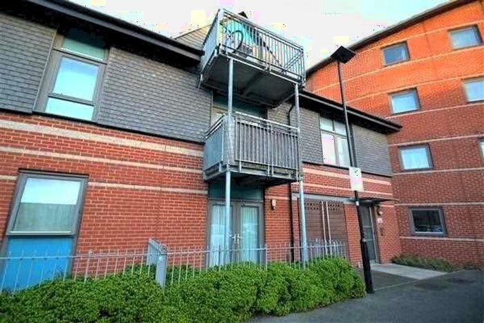 2 Bedroom Flat To Rent In Lewin Terrace, Bedfont, Feltham, TW14
