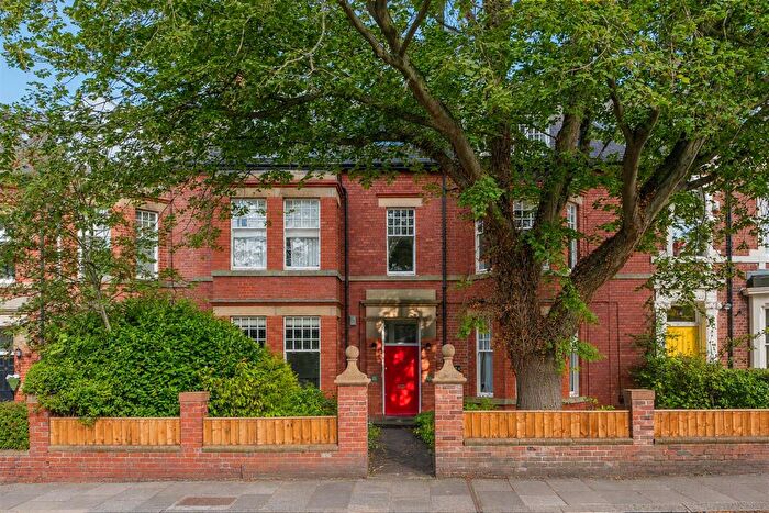 2 Bedroom Flat For Sale In Tankerville Terrace, Jesmond, Newcastle Upon Tyne, NE2