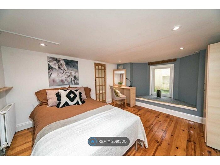 5 Bedroom Terraced House To Rent In Donnington Road, Reading, RG1