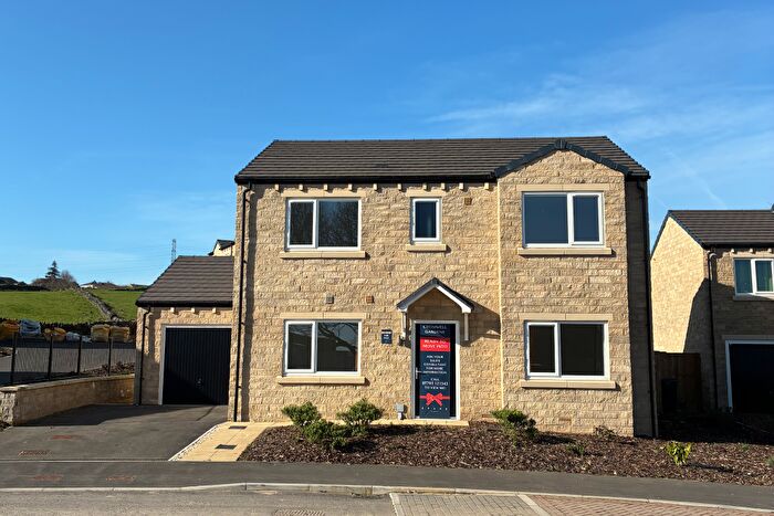4 Bedroom Detached House For Sale In Delf Hill, Rastrick, HD6