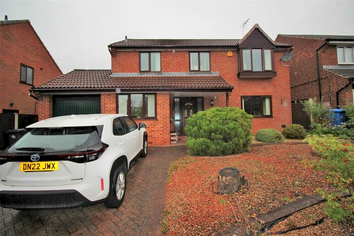 4 Bedroom Detached House To Rent In Winchcombe Way, Oakwood, Derby, DE21