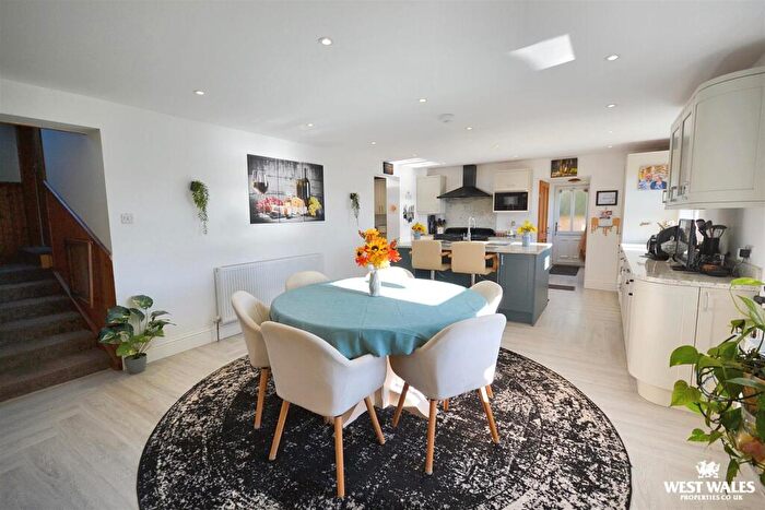 4 Bedroom Detached House For Sale In New Hill, Goodwick, SA64 - Photo 6