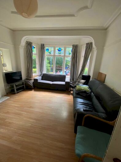 6 Bedroom Semi-Detached House To Rent In Danes Road, Fallowfield, M14