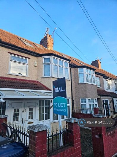 3 Bedroom Terraced House To Rent In Boyne Avenue, London, NW4