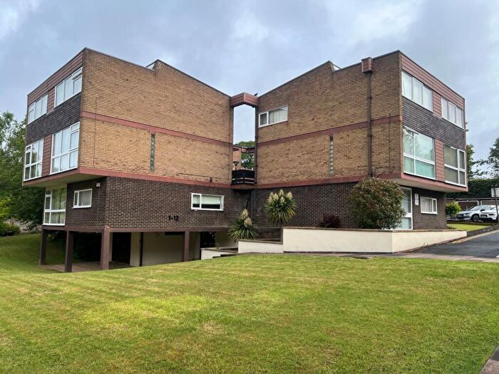 2 Bedroom Flat For Sale In Flat Brandhall Court, Wolverhampton Road, Oldbury, B68