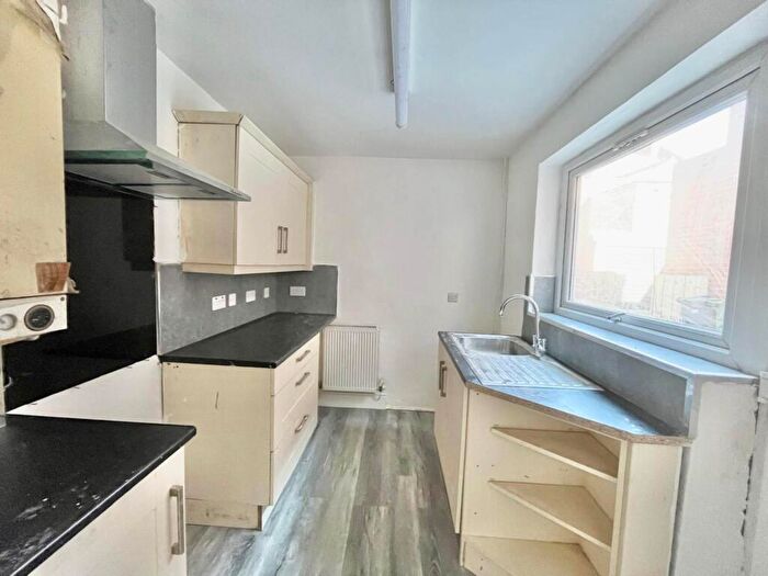 2 Bedroom Flat To Rent In Claremont South Avenue, Gateshead, NE8