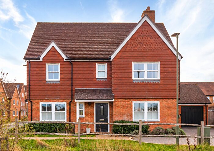 4 Bedroom Detached House For Sale In Furneaux Close, Horley, RH6