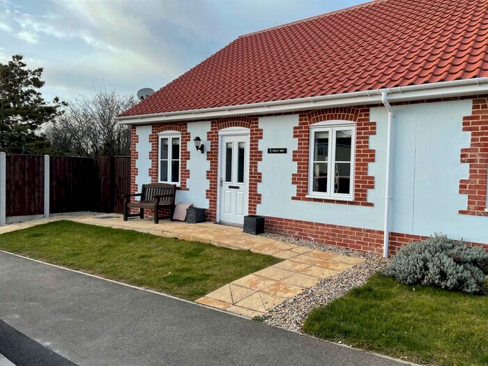 2 Bedroom Semi-Detached Bungalow For Sale In Holly Way, Saxmundham, IP17