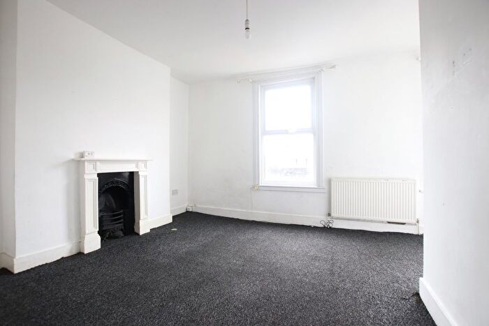 2 Bedroom Flat To Rent In Newhaven Road, London, SE25