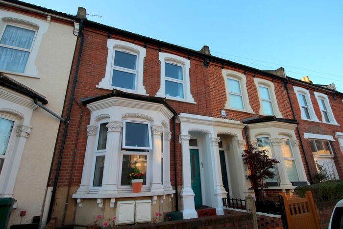 1 Bedroom Flat To Rent In Glebe Road, Bromley BR1