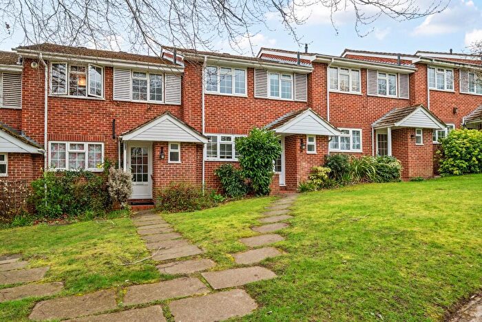 3 Bedroom Terraced House For Sale In Woking, GU22