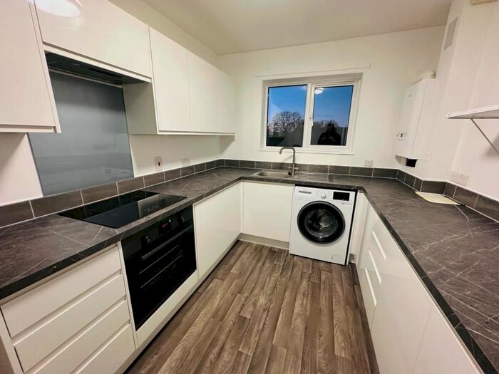 2 Bedroom Flat To Rent In Atkyns Road, Headington, OX3
