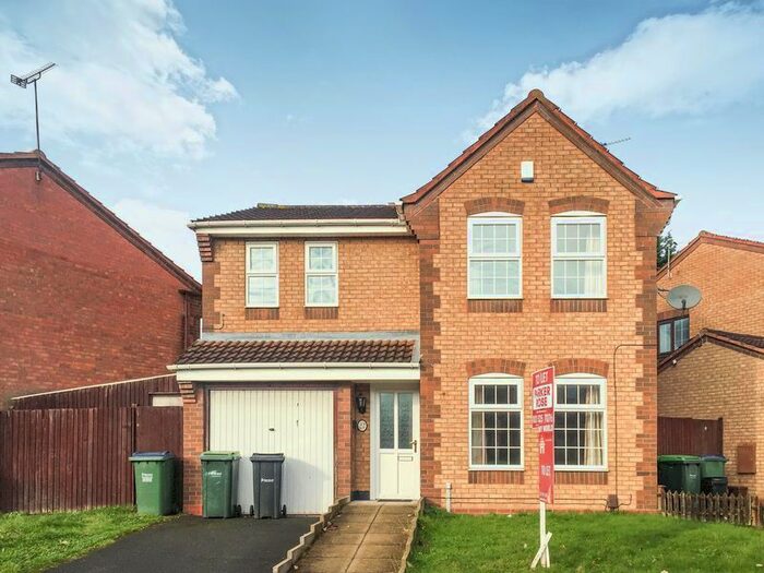 4 Bedroom Detached House To Rent In Honeysuckle Drive, Walsall, WS5