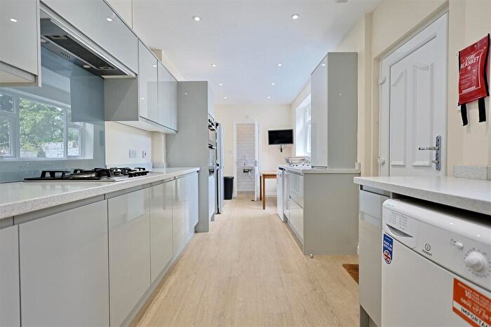 7 Bedroom Terraced House To Rent In Buston Terrace, Newcastle Upon Tyne, NE2