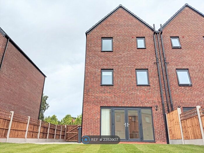 4 Bedroom Semi-Detached House To Rent In Danesdale Drive, Manchester, M4