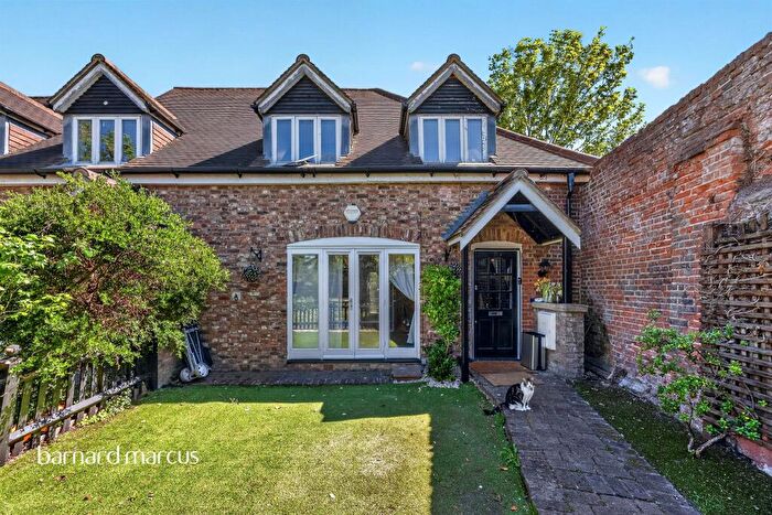 3 Bedroom End Of Terrace House For Sale In Church Road, Wallington, SM6